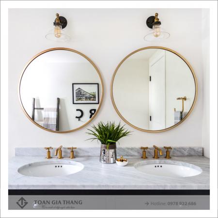 Gương soi phòng tắm đang dần trở thành một phần không thể thiếu trong các ngôi nhà hiện đại. Với những hình ảnh cập nhật của chúng tôi, bạn sẽ thấy ngay được sự tiện lợi và độc đáo của các loại gương này. Hãy xem qua ngay!