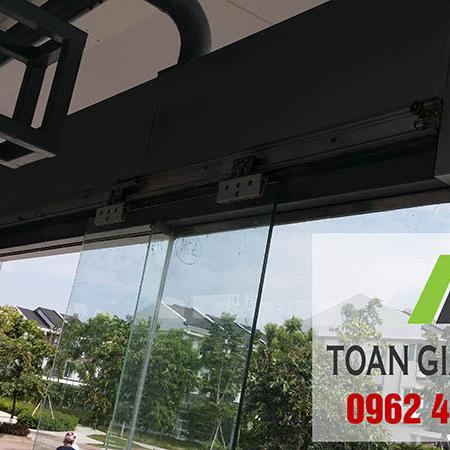 CỬA KÍNH LÙA RAY NHÔM CỬA KÍNH LÙA RAY NHÔM