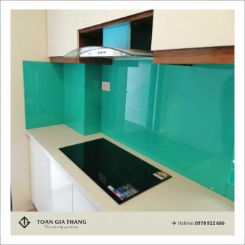 Kính bếp màu xanh ngọc Kính bếp màu xanh ngọc