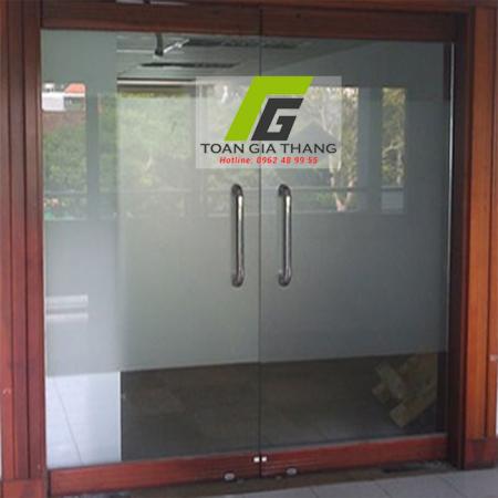 CỬA KÍNH CƯỜNG LỰC KHUNG GỖ CỬA KÍNH CƯỜNG LỰC KHUNG GỖ