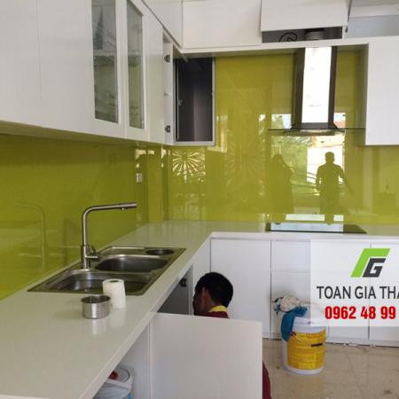 Kính màu ốp nhà bếp Kính màu ốp nhà bếp