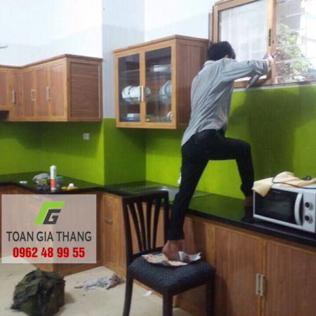 KÍNH MÀU ỐP TƯỜNG BẾP KÍNH MÀU ỐP TƯỜNG BẾP