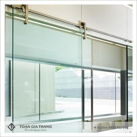 Vách ngăn kính cửa lùa Vách ngăn kính cửa lùa